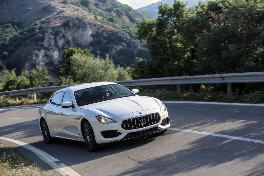  Maserati Quattroporte GTS GranSport 2016 года  (фото 30 из 46)